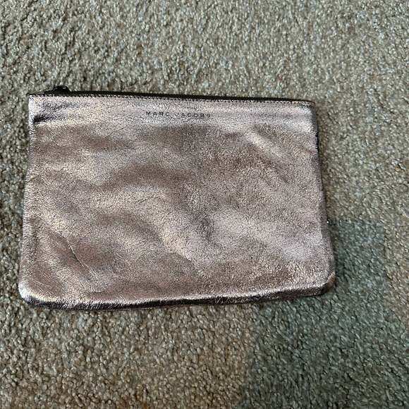 NWOT Marc Jacobs x Neiman Marcus Target Collaboration Metallic Rose Gold Leather - Picture 1 of 9